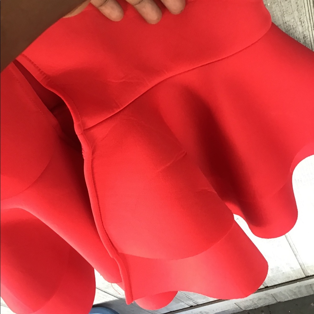Touch Me Ruffle Dress - Picture 5 of 6